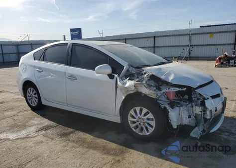 2014 Toyota Prius Plug-In z USA, uszkodzony, nr VIN JTDKN3DP3E3062680